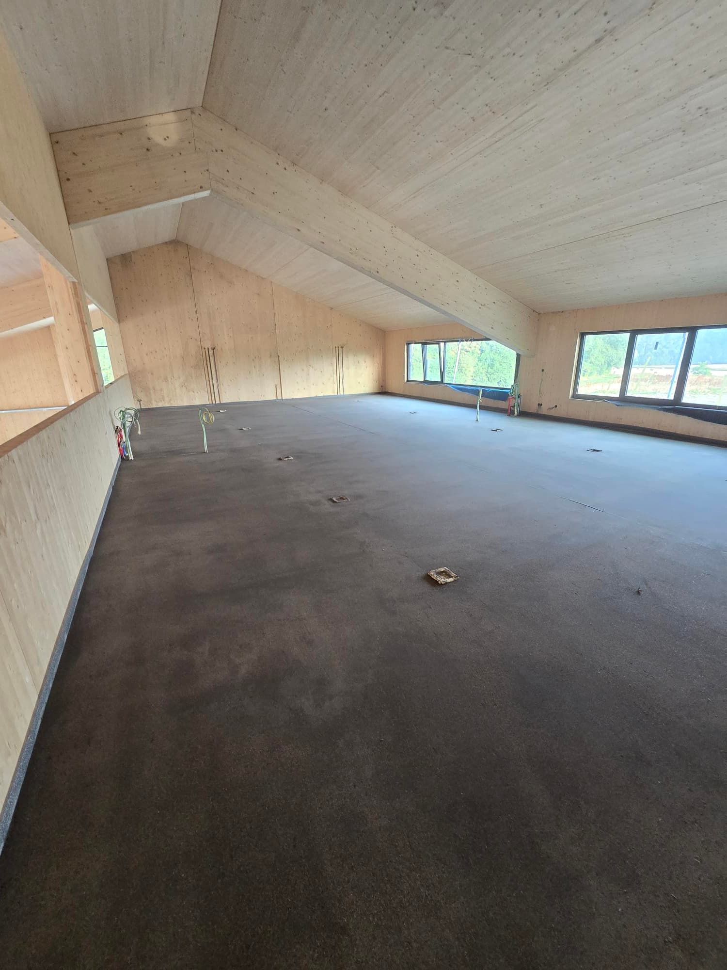 Vue de chantier inspirante pour un sol en chape et isolation de qualité